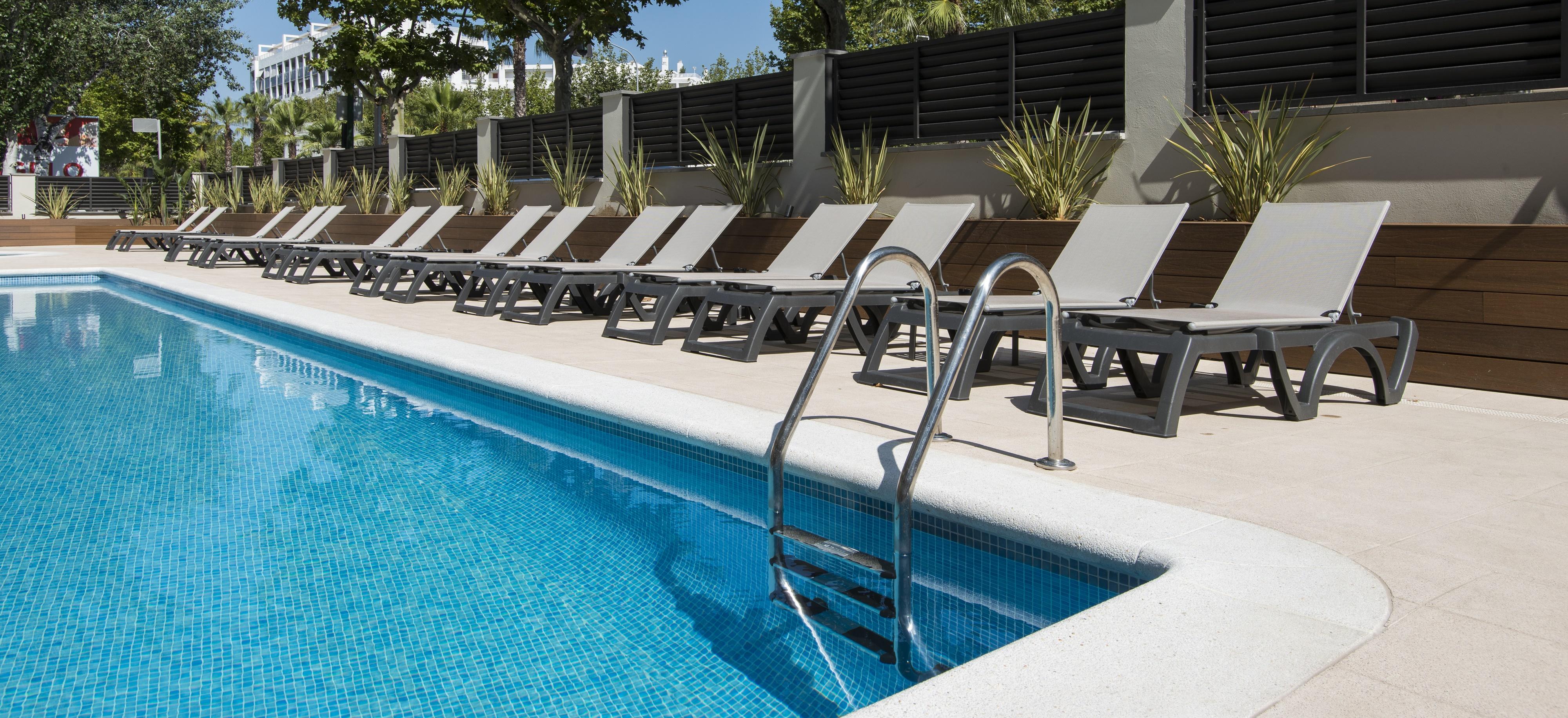 California Apartments Салоу Экстерьер фото