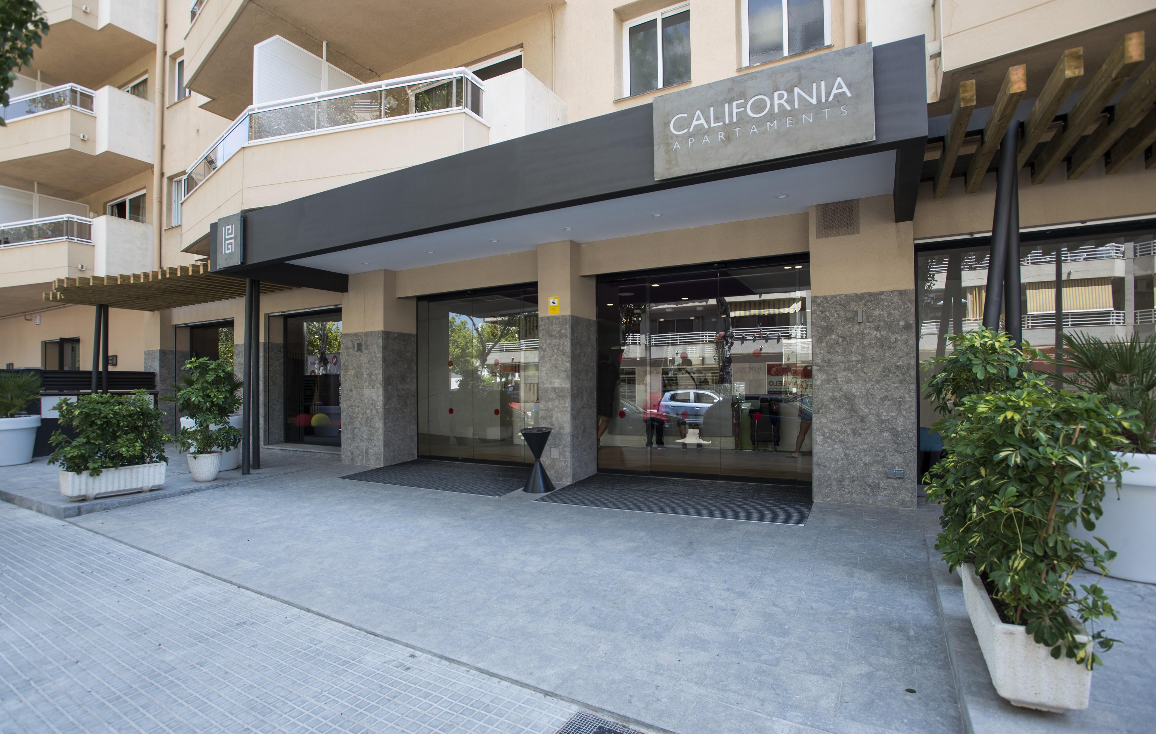 California Apartments Салоу Экстерьер фото