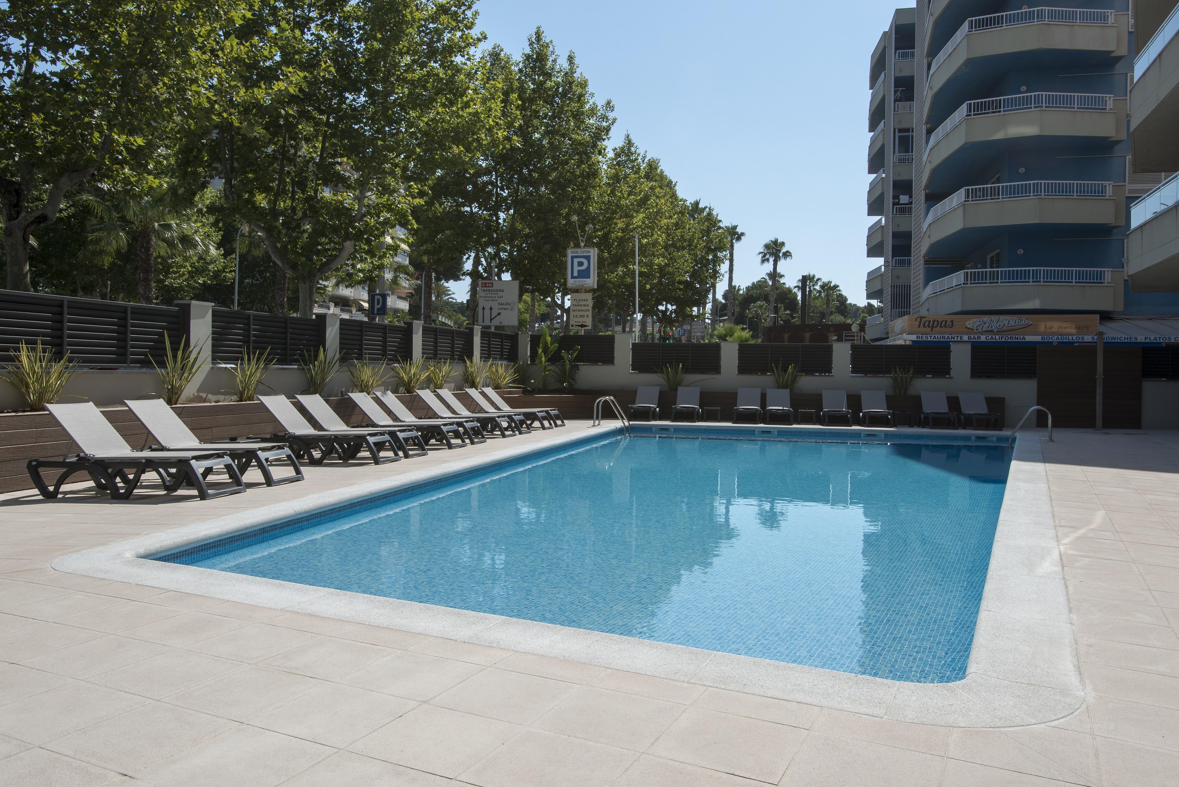 California Apartments Салоу Экстерьер фото