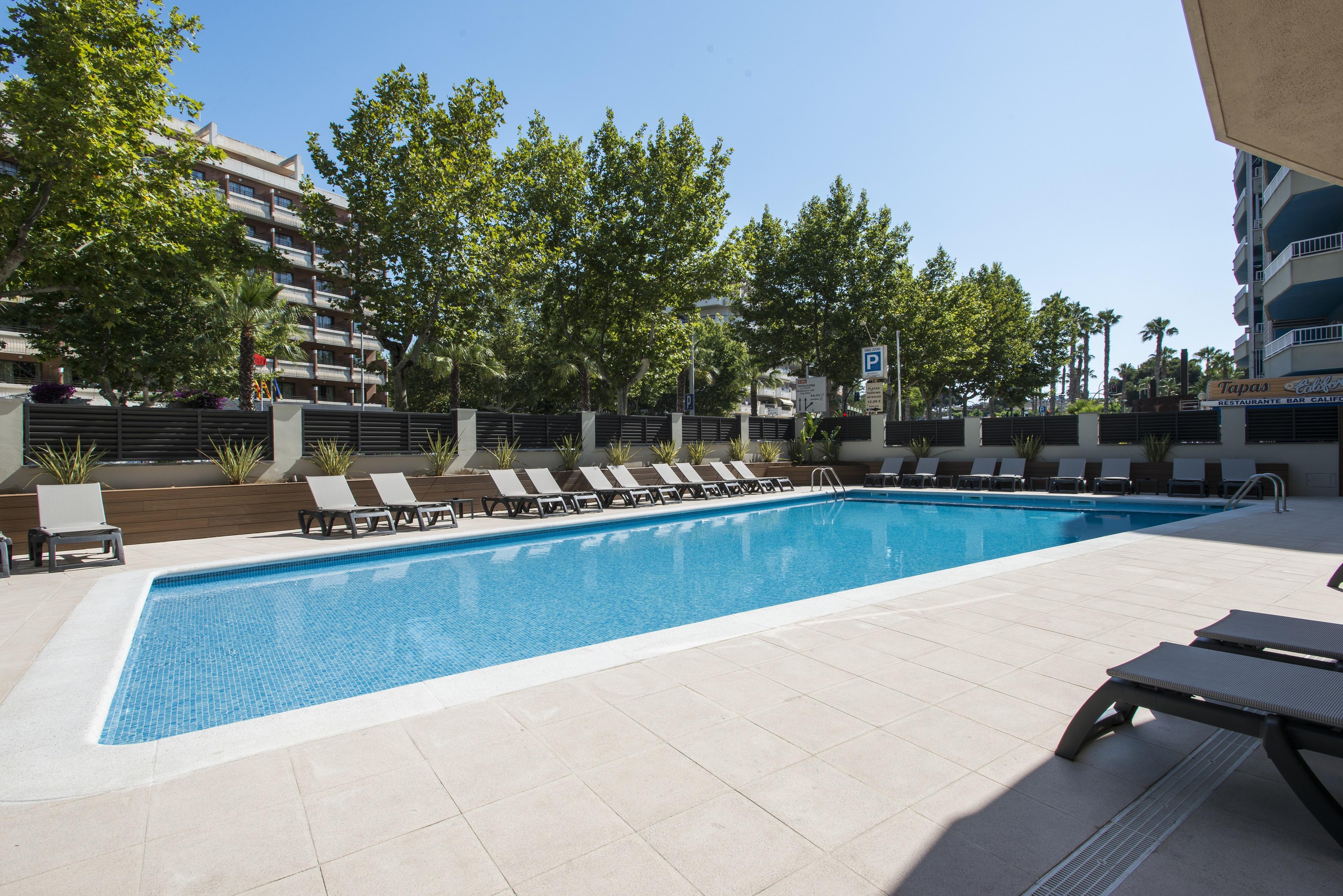 California Apartments Салоу Экстерьер фото
