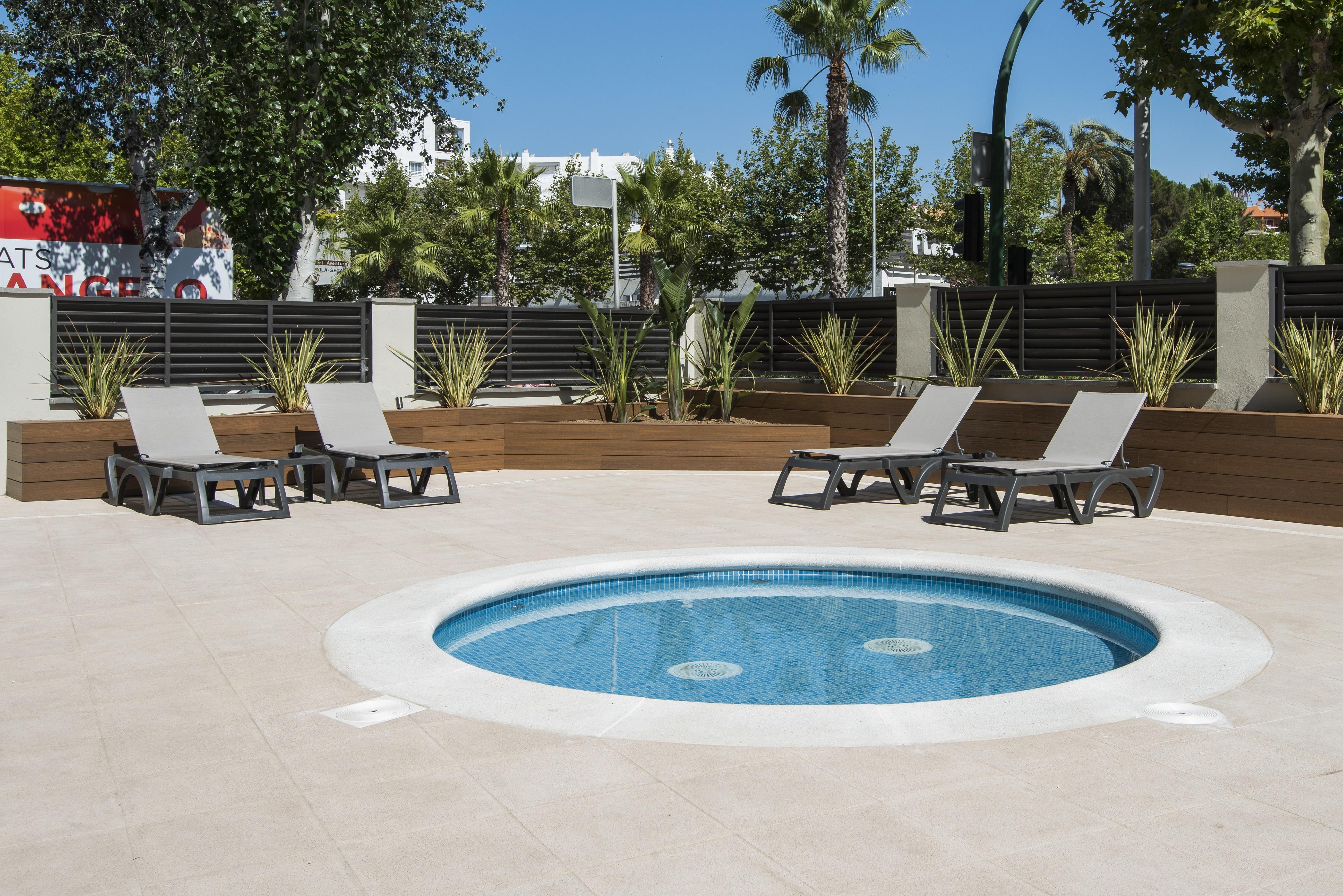 California Apartments Салоу Экстерьер фото