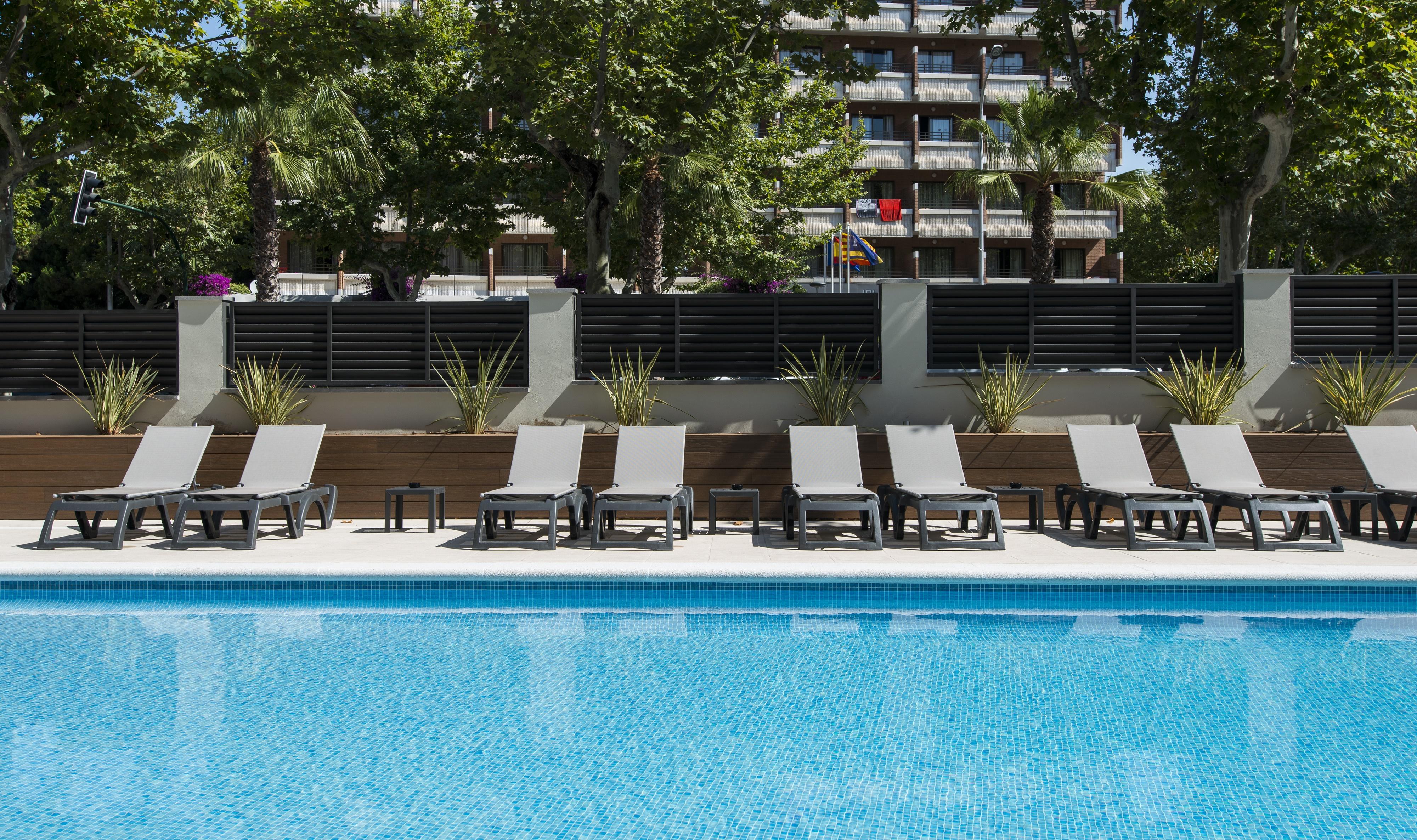 California Apartments Салоу Экстерьер фото